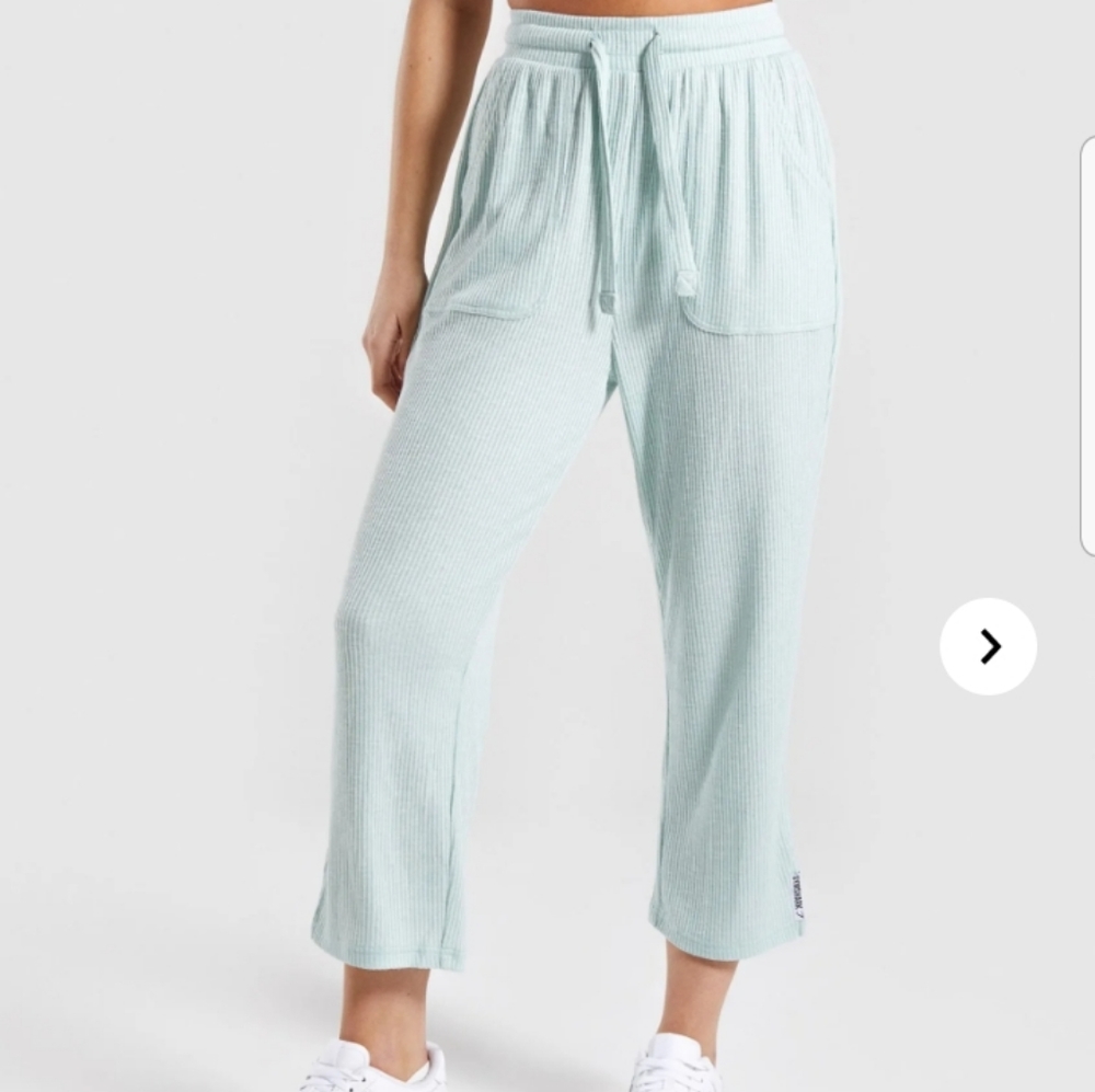 Gymshark Relaxed Joggers (size small)